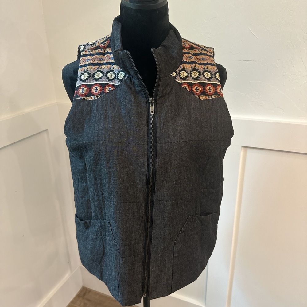 Mystree Charcoal Vest with Colorful Shoulder Design